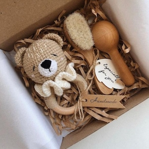 Newbaby gift set Baby Hair Brush Personalized baby brush baby Baby Wooden Toys Montessori toy Wooden rattle Crochet rattle Baby little Bear