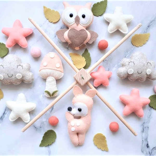 Babymobiel "Bosdieren". Babymobiel, babyshowercadeau, nieuw babycadeau, viltdierenspeelgoed, babymobiel bos, bosmobiel