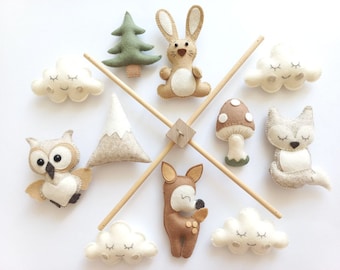 Giostrina "Animali del bosco". Giostrina per bambini, regalo per baby shower, regalo per neonato, giocattolo per animali in feltro, bosco mobile per bambini, giostrina forestale