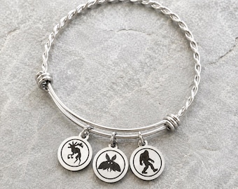 Edelstahl Cryptid Armband - Personalisieren Sie Ihre Charms - Bigfoot, Frogman, Mothman, Jersey Teufel, Nessie, Flatwoods Monster oder Wendigo