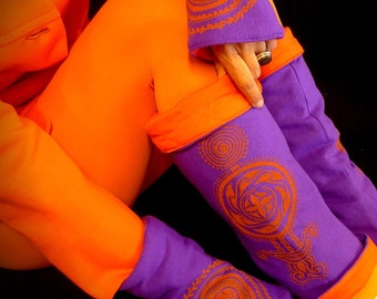 Guêtres violettes motif indien orange sérigraphié