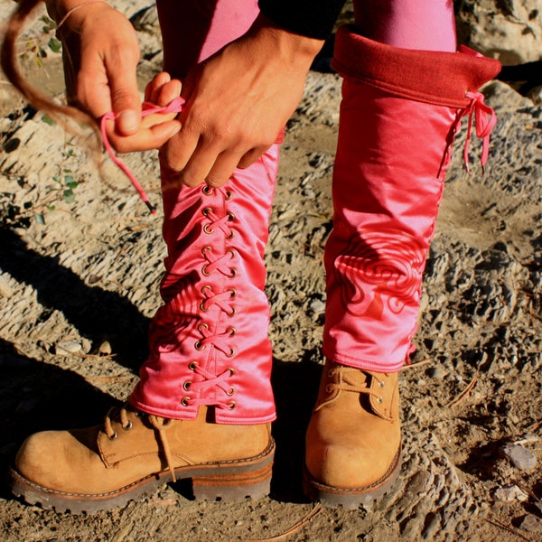 Guétres à lacets rose satinées sérigraphiées motif Hopi