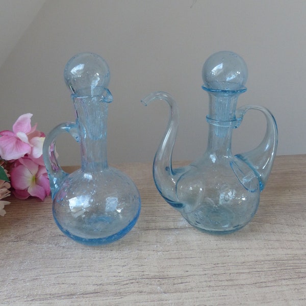 Ensemble Petits Huilier et Vinaigrier en Verre Bullé et Soufflé Bleu Signé Biot