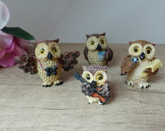 Lot of four miniature figurines collection Family owls owls Scenes of Life Leisure Vintage