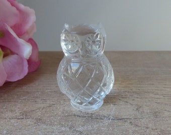 Old glass owl figurine Collection The Franklin Mint 1988