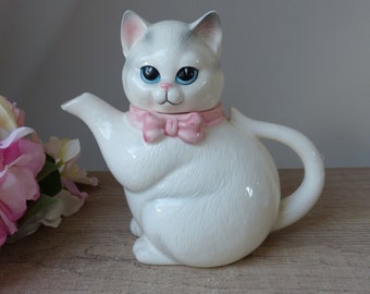 Old Small White Cat Teapot with Pink Ceramic Ribbon Made in Japan, Cat Teapot Kitchen Decoration, Vintage Cat Teapot