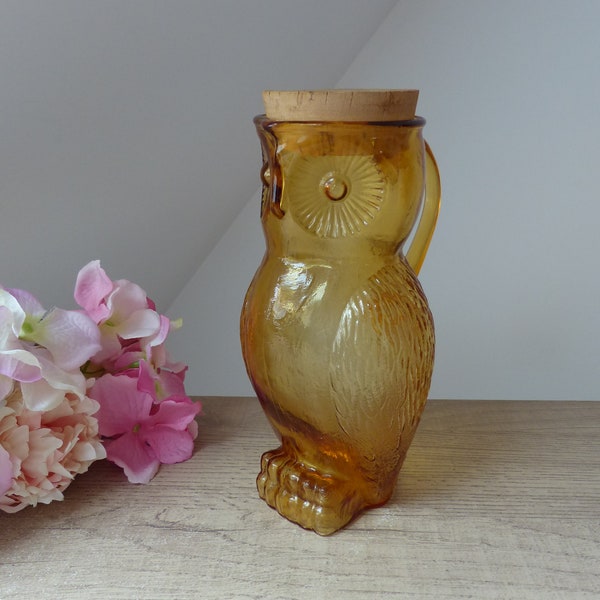 Pichet cruche zoomorphe chouette hibou en verre jaune, pichet à orangeade en forme de chouette vintage des années 1970