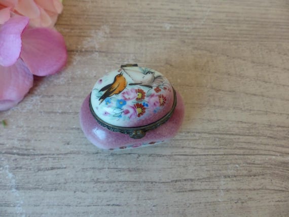 BOITE A PILULES PILULIER EN PORCELAINE D'ART DE LIMOGES DECOR FLORAL N