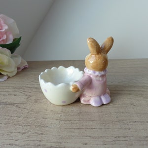 Coquetier artisanal en forme de lapin en céramique décor fleurs sauvages, coquetier fait main en forme d'animal lapin Vintage image 5
