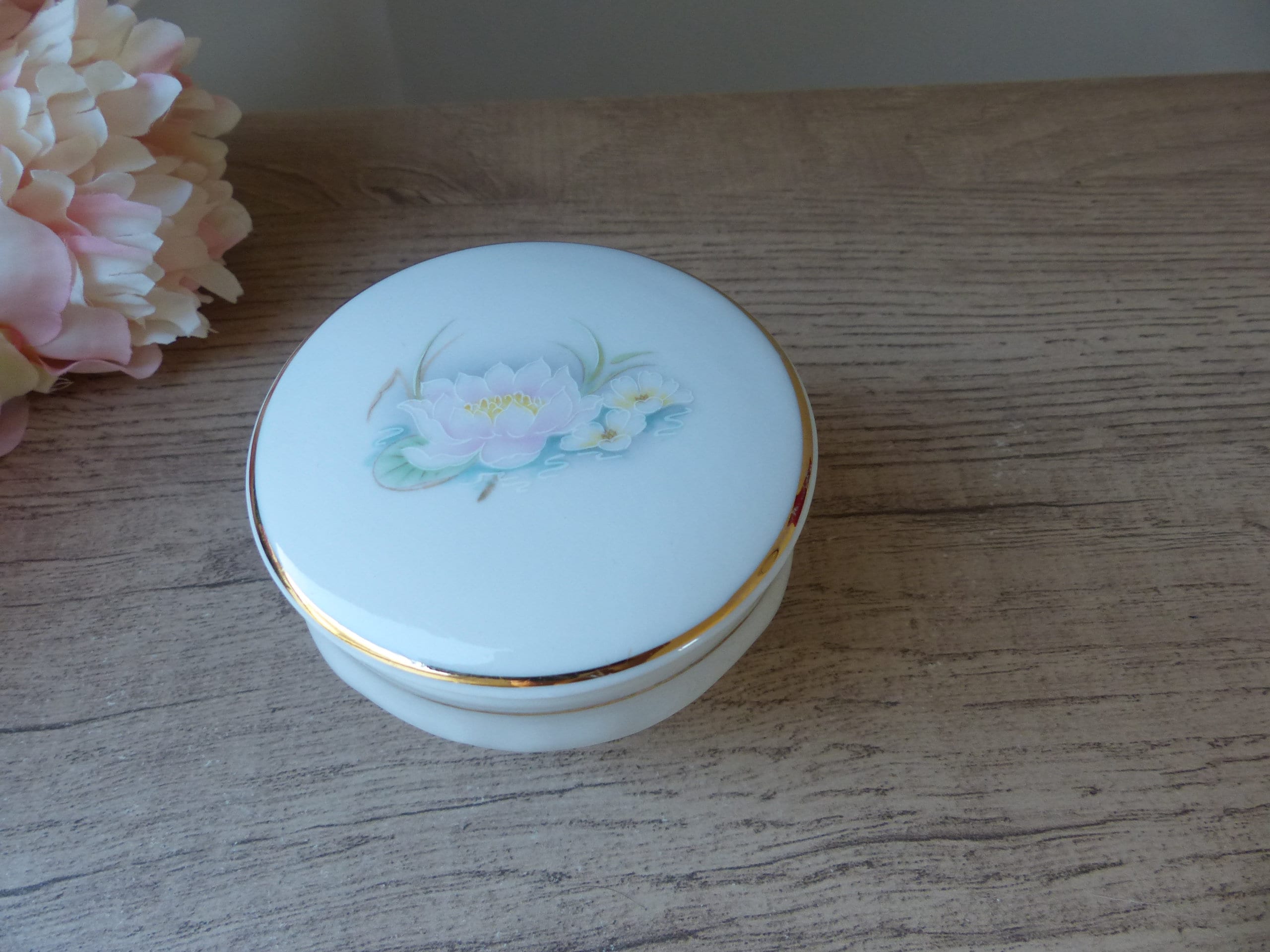 Boîte Bijou Limoges Porcelaine De Luxe – Décor Roses, Pied Tripode, France, état Excellent