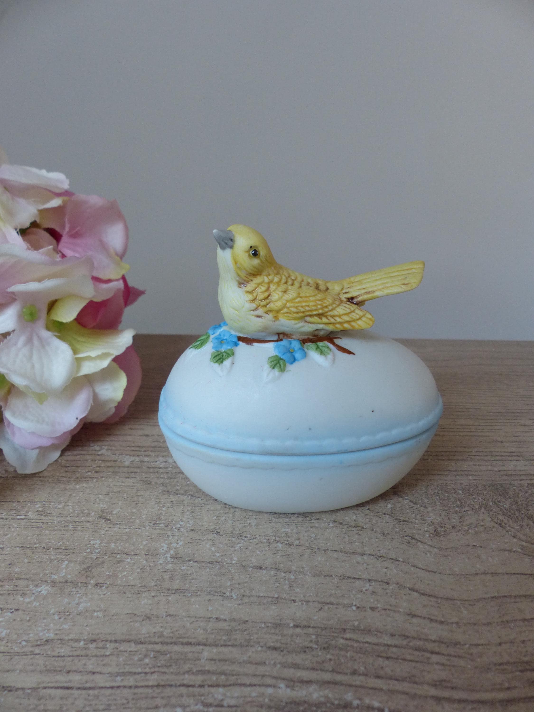 Grande Boîte à Bijoux En Porcelaine Et Laiton - Forme D'œuf Avec Ange - Style Antique - 28 Cm