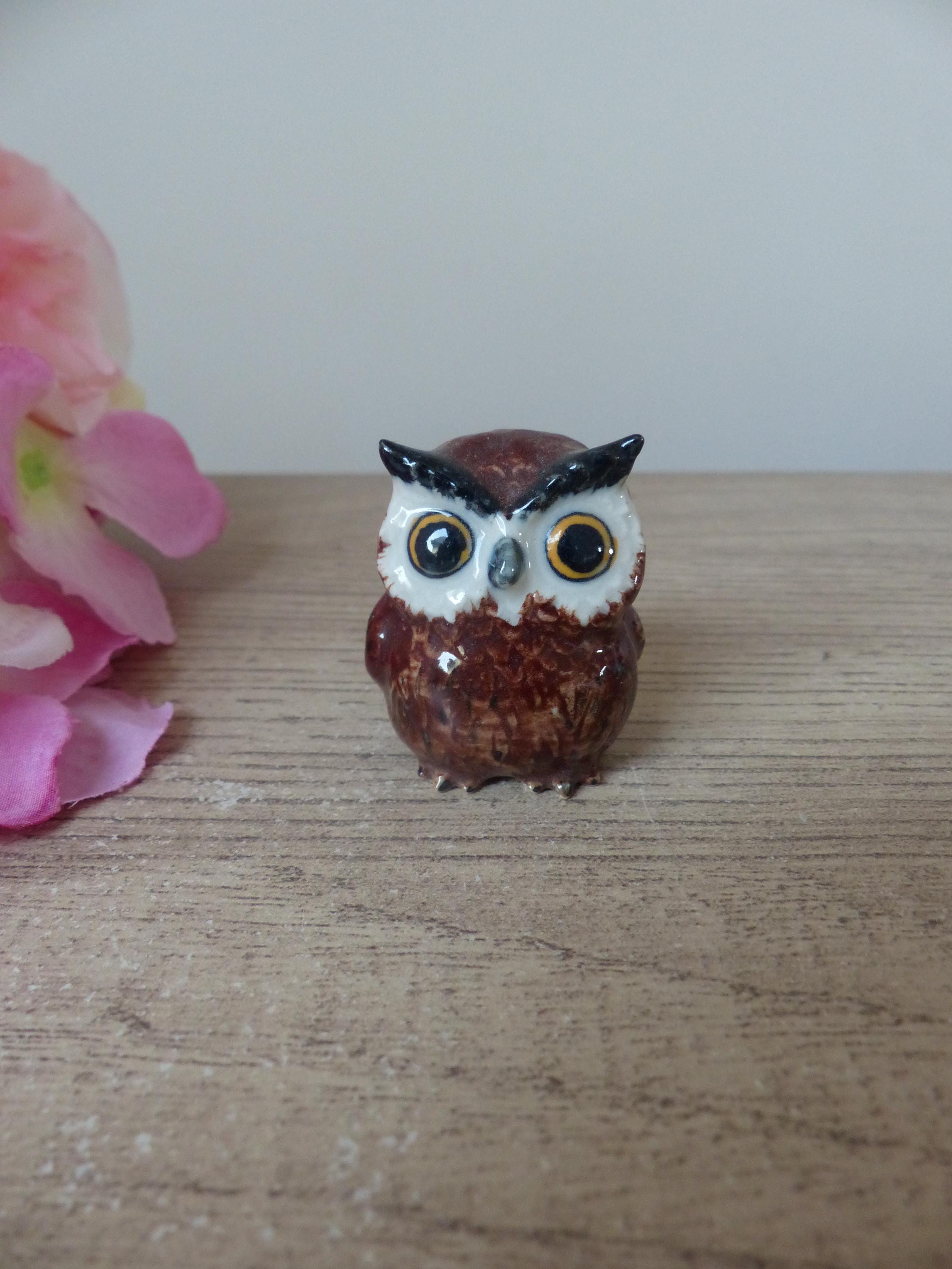 Petit hibou marron miniature en c&eacute;ramique peint &agrave; la main &ndash; Figurine vintage por