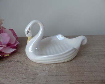 Portasapone vintage a forma di cigno in ceramica bianca iridescente: portaoggetti, portagioielli o portaspugna per bagno, cucina o camera da letto