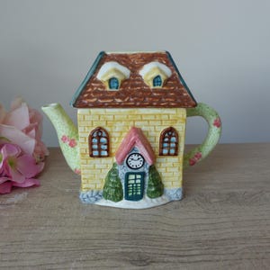 Ceramic farmhouse teapot, country kitchen decor collection teapot, Vintage cottage house teapot