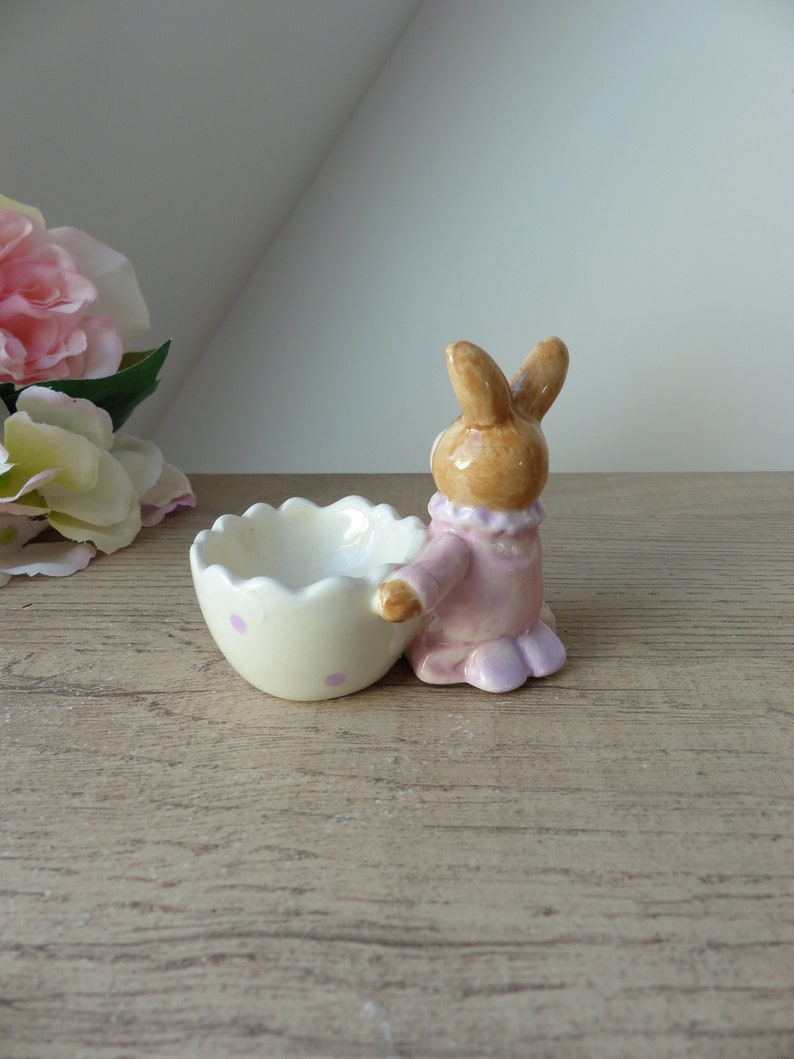 Coquetier artisanal en forme de lapin en céramique décor fleurs sauvages, coquetier fait main en forme d'animal lapin Vintage image 3