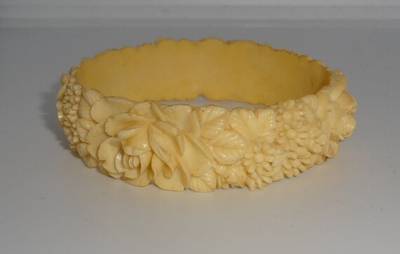 vintage 1930's deeply molded embossed floral roses