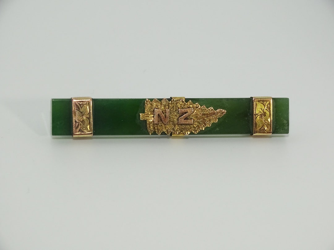 Antique New Zealand Greenstone Jade Souvenir Bar Brooch With Metal