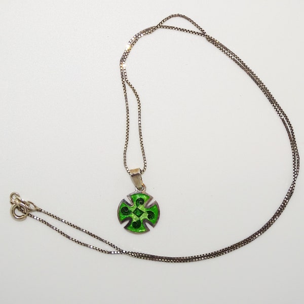 Beautiful 925 silver and green enamel Celtic cross pendant on a 925 sterling silver chain