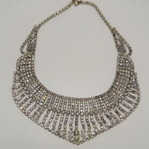 Beautiful vintage costume jewellery white metal and clear coloured rhinestones articulated choker bib style statement necklace