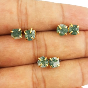 Moss Agate Stud Earring, Tiny Raw Moss Agate Crystal Stud Earring, April Rough Birthstone Stud, Birthstone Stud, Gift For Mom, Crystal Studs