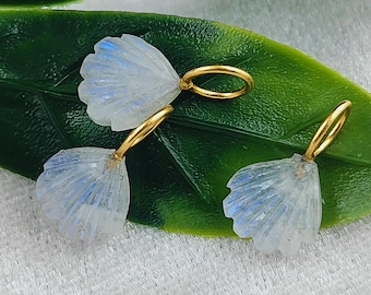 Rainbow Moonstone Sea Shell Pendant, Hand-carving Charm Pendant, Gold Vermeil Gemstone Pendant, 925 Sterling Silver Jewelry, Selling/Piece