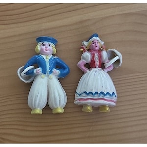 Vintage 1940s Celluloid Holländische Paar Menschen Junge Mädchen W / Körbe Pin Brosche