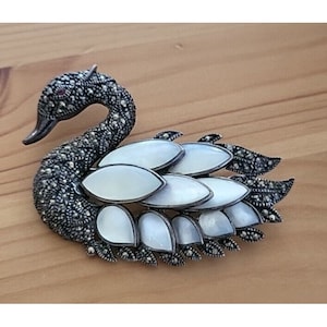 Vintage Sterling Silver 925  Marcasite  Mother Of Pearl Swan Bird Pin Brooch