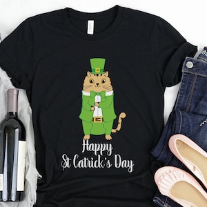 St Patrick&#39;s Day Cat Shirt / St Catrick&#39;s Day Shirt / St Paddy&#39;s Day Kitty Shirt / Cat Dressed As Leprechaun / Short-Sleeve Unisex T-Shirt