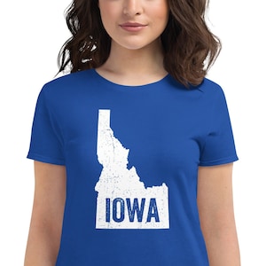 Funny Idaho Iowa Geography Mix-up Midwest Humor Inside Jokes Where Are You From? Conversation Starter Women&#39;s Short Sleeve T-Shirt