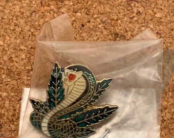 Vtg 80s King Cobra 1.5 pin badge C046a