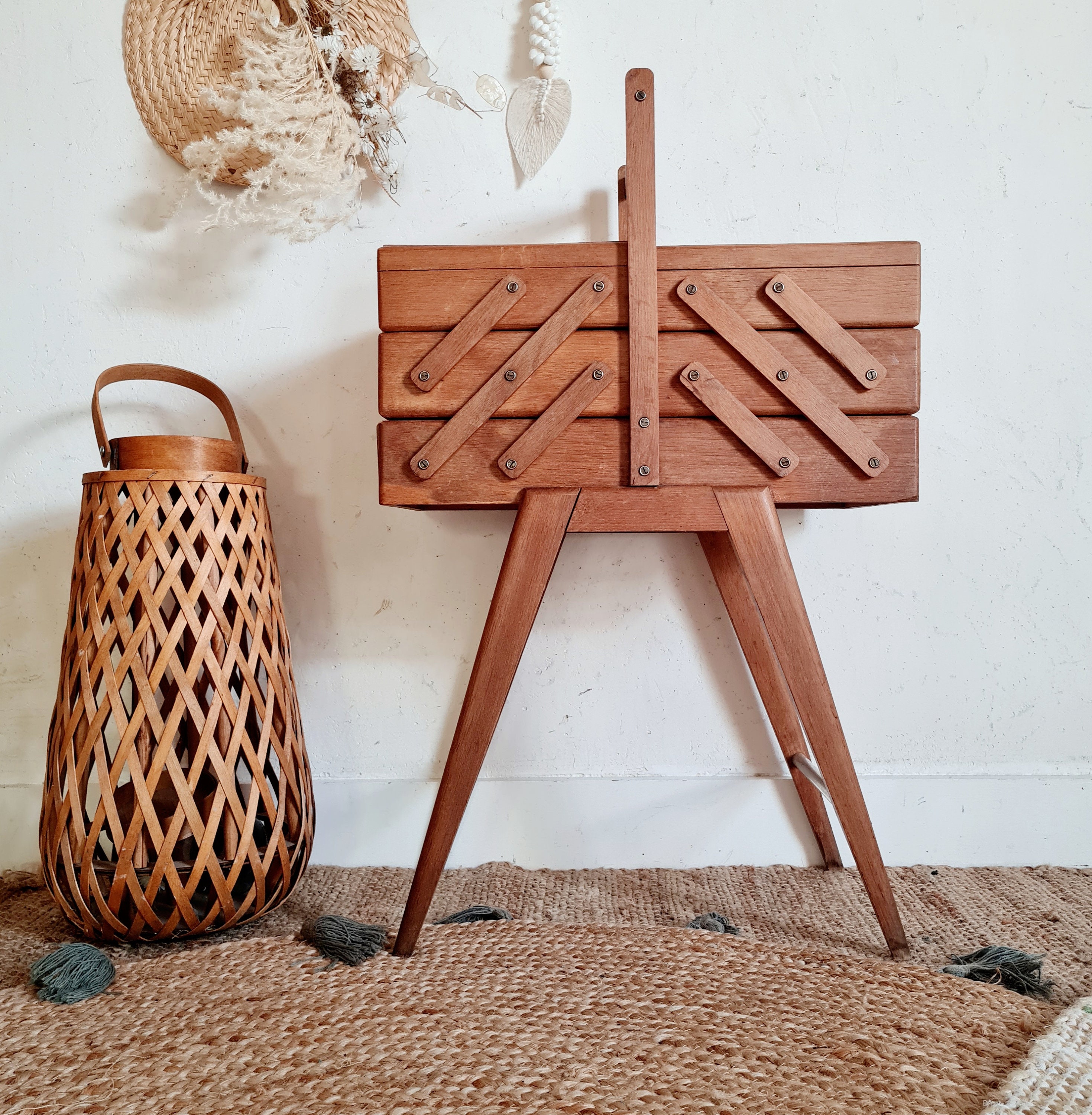 Travailleuse En Bois