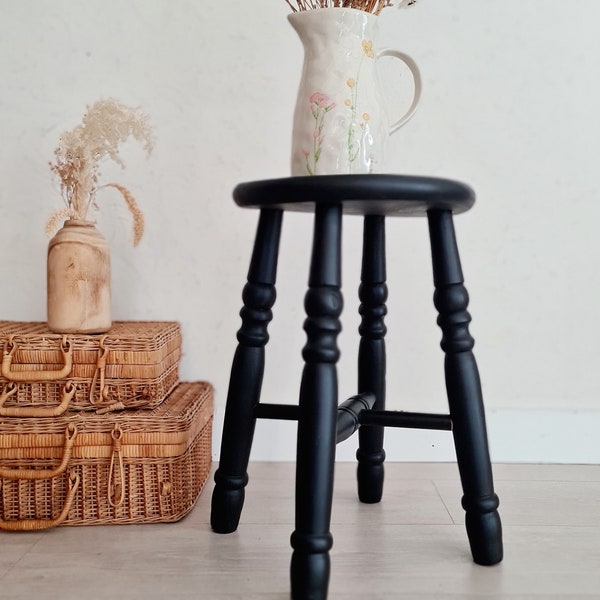 Tabouret ancien en bois coloris rénové - noir mat- Sellette ou bout de canapé vintage - Old french stool - Factory Vintage