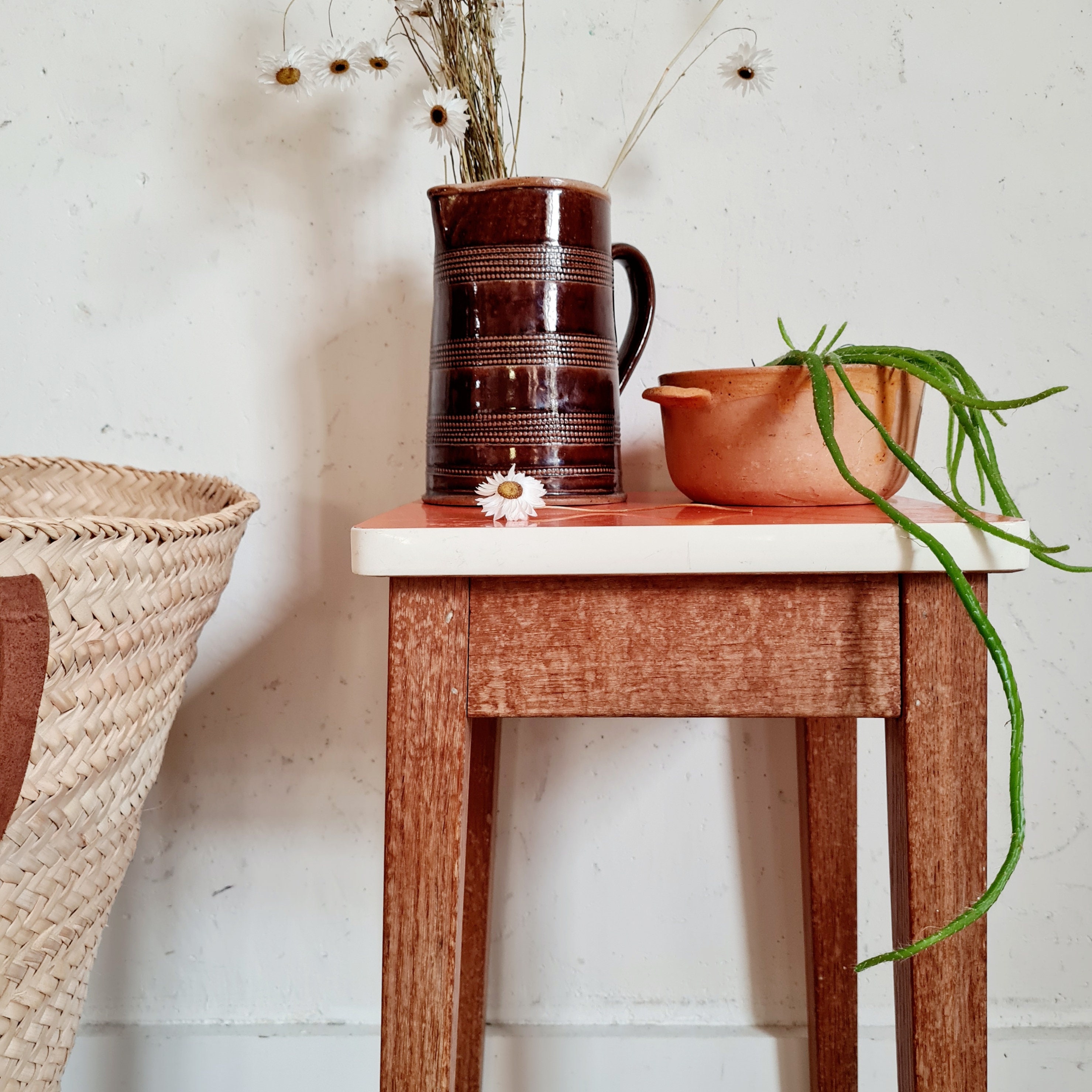 Tabouret Vintage de Cirage Des Années 50/Tabouret Bois et Formica Corail Orange/ French Polish Stool