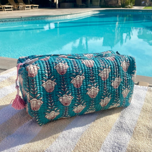 LOURDES TEAL WASHBAG