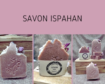 Savon Nuit de Perse saponifié à froid  féminin classique de couleur rose avec des fleurs séchées  étiquette personnalisable