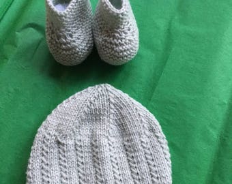 Green grey cap and slippers