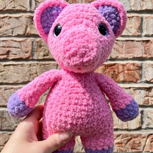 Pig plushie, crochet pig, pig stuffie, kids toy, spring, easter, stuffed animal, easter basket, handmade, plush toy, pink pig