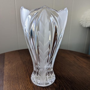 Beyer Novelette Crystal Vase