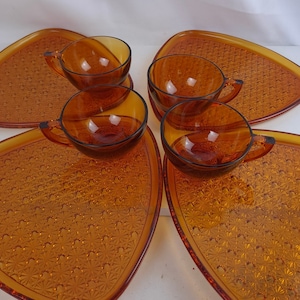 Ensemble de collations ou service à lunch Lancaster dans une boîte originale en verre ambré ou en verre doré vieilli