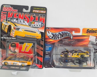 Matt Kenseth #17 DeWalt NASCAR Vintage Hot Wheels Diecast Stock Car 1:64 scale