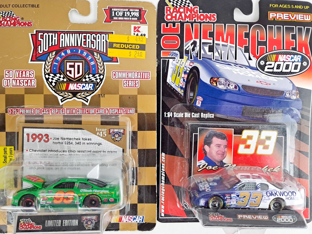 NASCAR 2010年モデル 1:64スケールダイキャストカー 3台セット NASCARシリーズで活躍した3台のマシンが1/64スケールのミニカーになっ