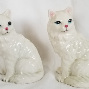 Pair of Vintage White Cats, Ceramic Figurines, Circa 1960, 6&quot;