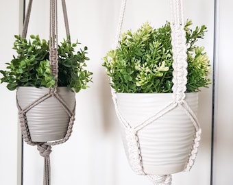 Plant Holder gift, Macrame plant hanger, garden decor, Home Decor, flower pot Holder, gardener, plant mom