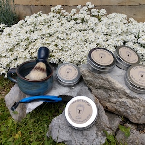 Men&#39;s shaving soap cakes