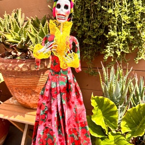 Catrina papel mache.