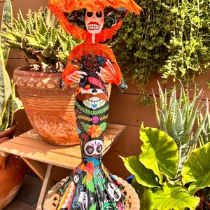 Catrina papel mache.
