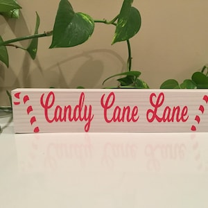 Candy Cane Lane Wood Sign: Holiday Mantel Decor