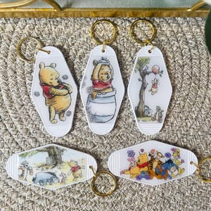 Keychain, Winnie the Pooh, Winnie the Pooh Keychain, Pooh Bear, Pooh Bear Keychain, Gifts, Peronalized Keychain