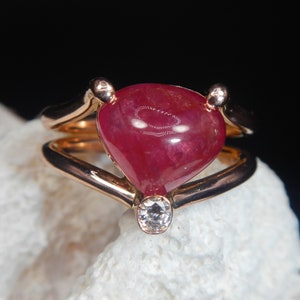 Unique 18K Rose Gold Vintage Natural Ruby & Diamond Ring
