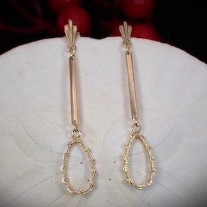 Vintage 14K Yellow Gold Delicate Minimalist Drop Dangle Earrings
